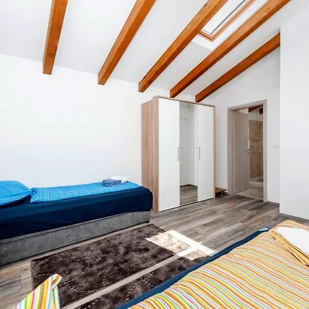 Nina Zminj, Istrien Villa Zminj