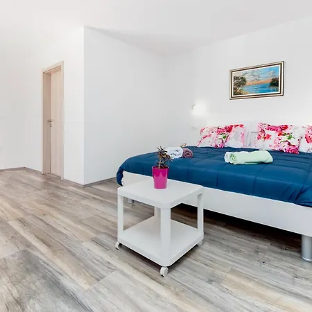 Nina Zminj, Istrien Villa
